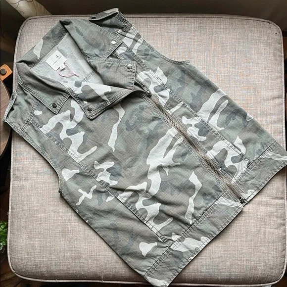 Silence + Noise Embroidered Camo Biker Vest Sleeveless Zip M - Picture 3 of 7